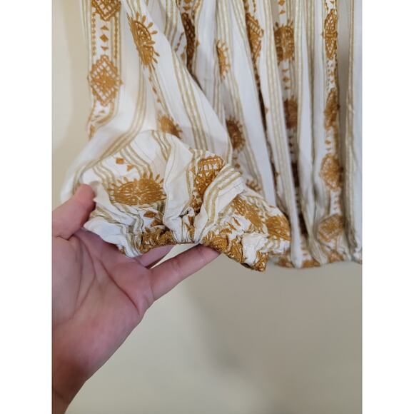 By Together Collection Faux Wrap Embroidered Blouse Top Gold White Size Small - Picture 4 of 10